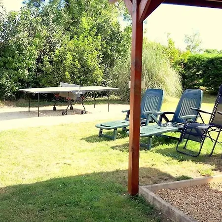 Chalet 4 Pers Pres Du Zoo La Fleche, Ping-pong, Petanque, Barbecue, Pergola Hébergement de vacances *