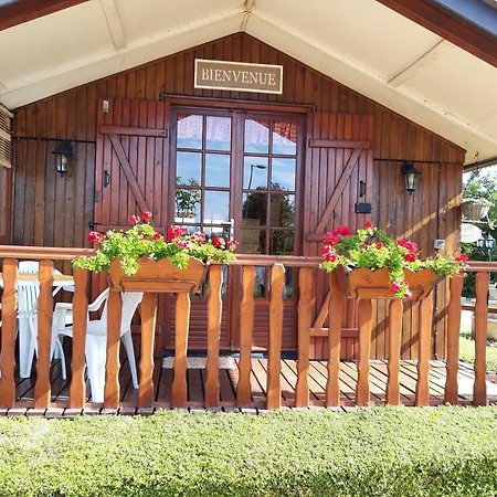 Дом отдыха Chalet 4 Pers Pres Du Zoo La Fleche, Ping-pong, Petanque, Barbecue, Pergola